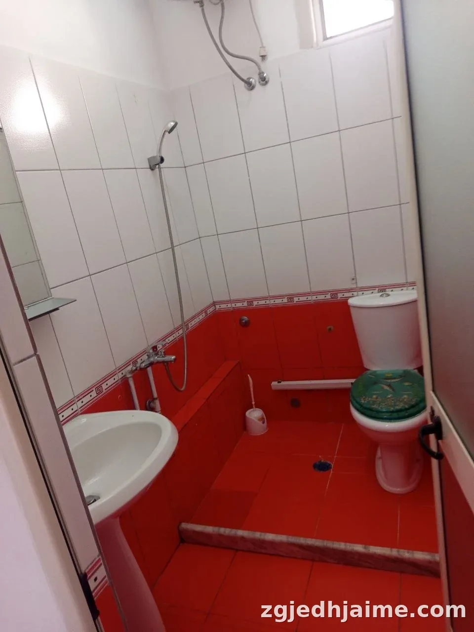 APARTAMENT 1+1 25,000 LEKE ISH-TREGU ELEKTRIK — foto 3
