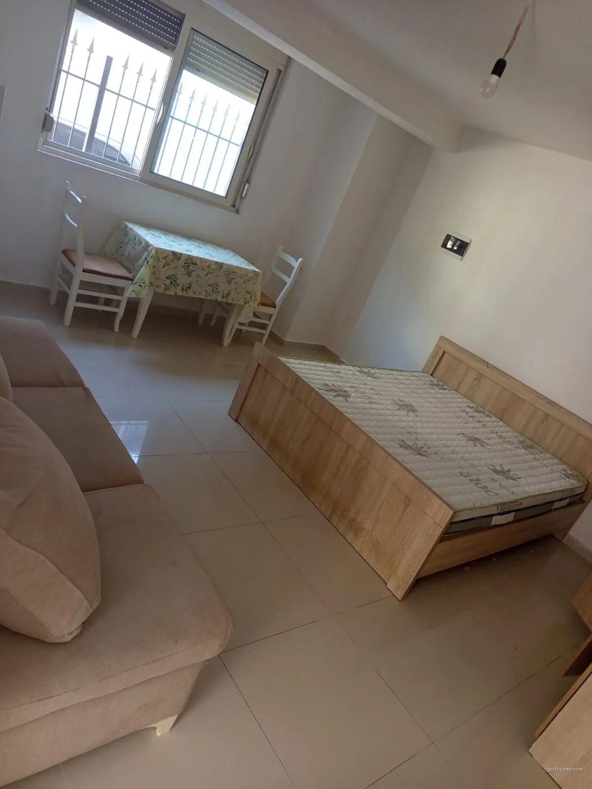 GARSIONERE 25000 LEKE.RRUGA 5 MAJI,PRANE BLACK STONE LOUNGE — foto 4