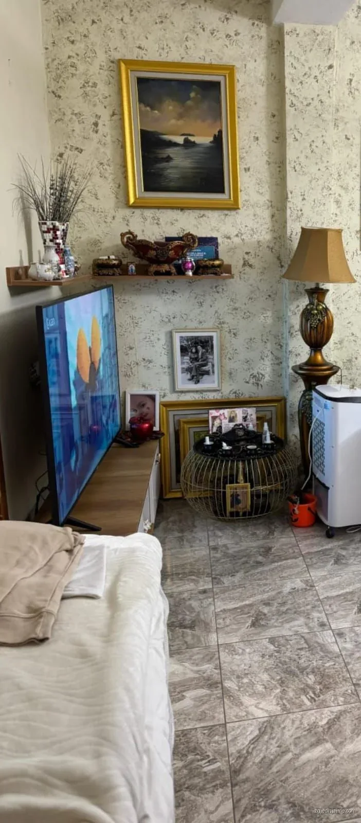 APARTAMENT 1+1. 35000 LEKE.ISH PARKU I AUTOBUZAVE — foto 2