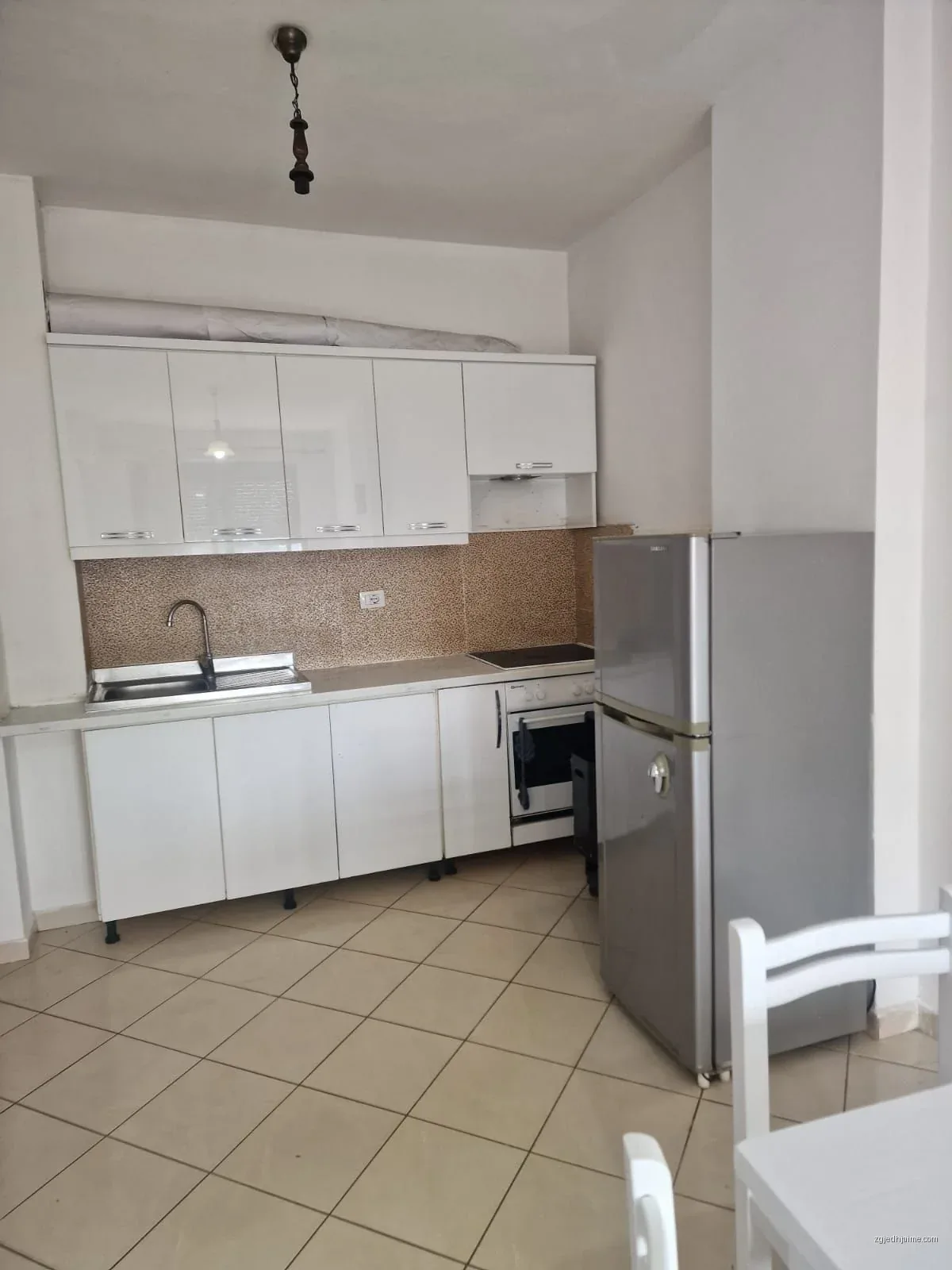 APARTAMENT 1+1. 40000 LEKE.ASTIR PRANE BAR SANTANES — foto 3