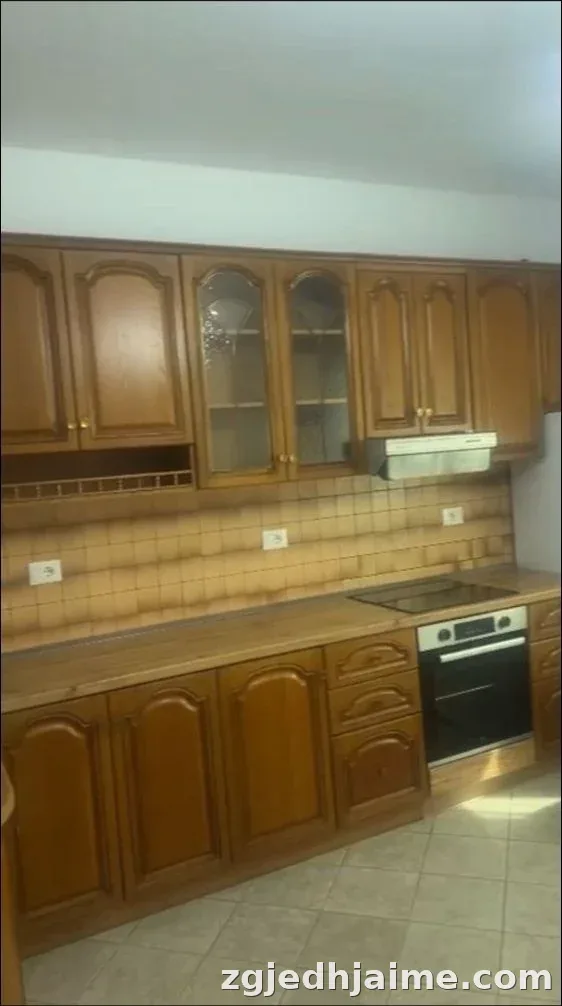 APARTAMENT 2+1 40,000 LEKE QYTETI STUDENTI
