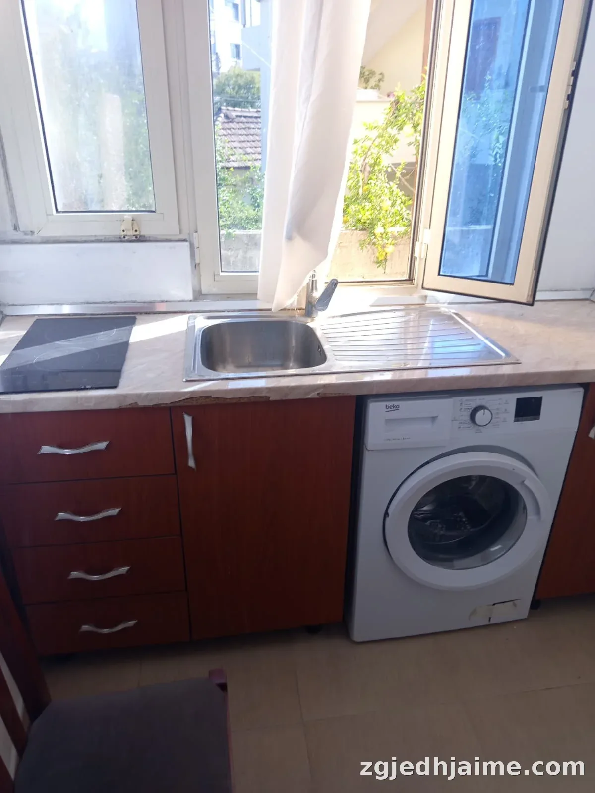 GARSONIERE 30,000 LEKE PRANE FAKULTETIT EKONOMIK — foto 1