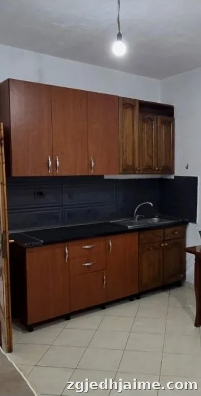 GARSONIERE 28,000 LEKE NE ISH-FUSHEN E AVIACIONIT — foto 1