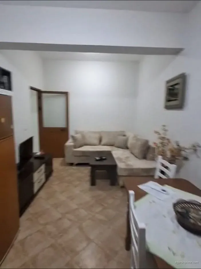 APARTAMENT 1+1. 40000 LEKE.MISTO MAME — foto 1