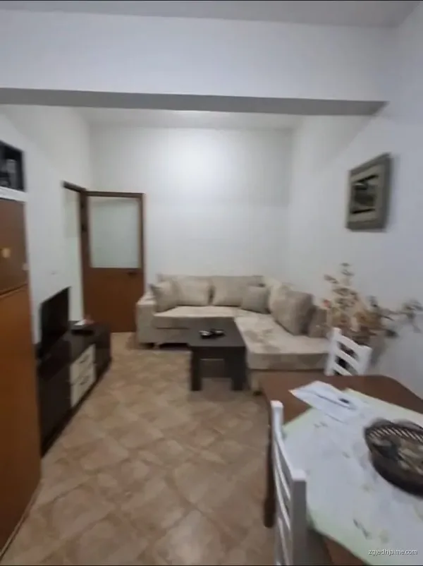 APARTAMENT 1+1. 40000 LEKE.MISTO MAME