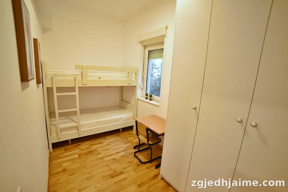 APARTAMENT 2+1. 80000 LEKE.PRANE TEGUT — foto 4