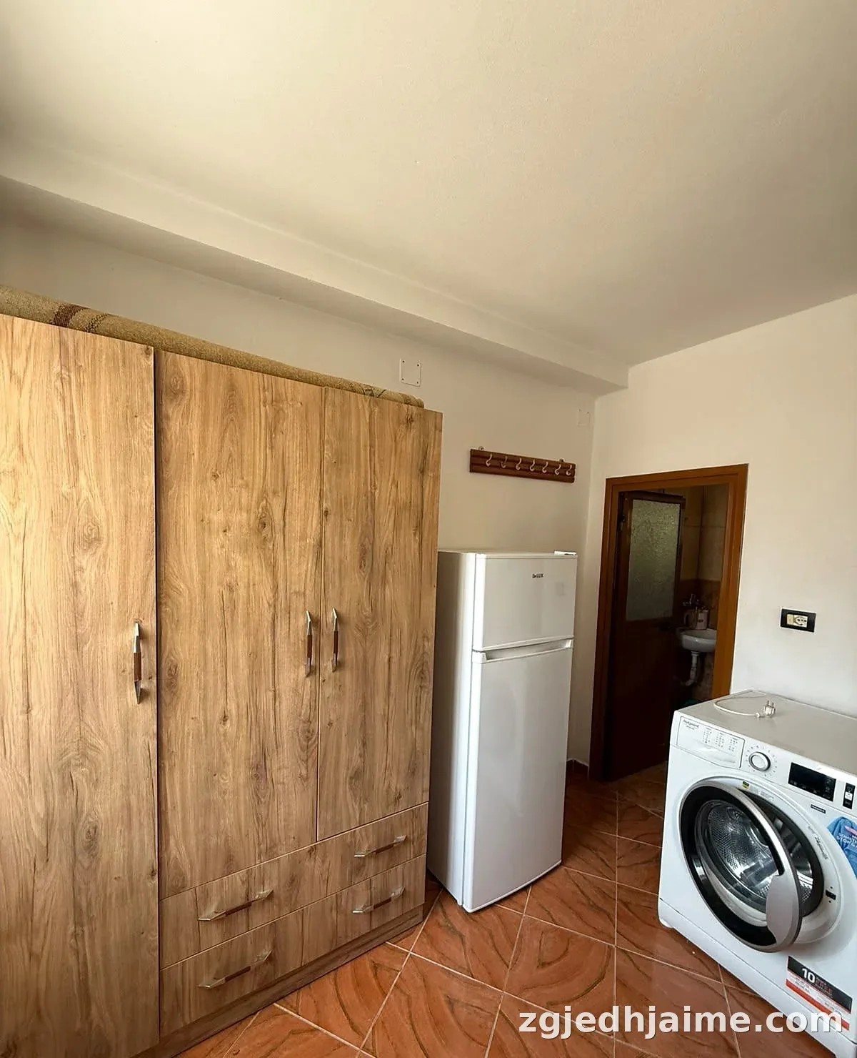 GARSONIERE 25,000 LEKE BULEVARDI I RI — foto 4