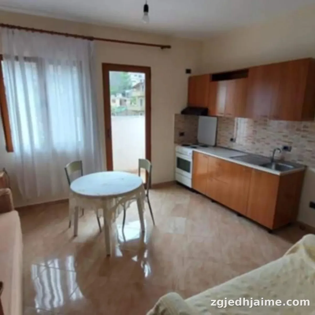 APARTAMENT 1+1 30,000 LEKE YZBERISHT — foto 1