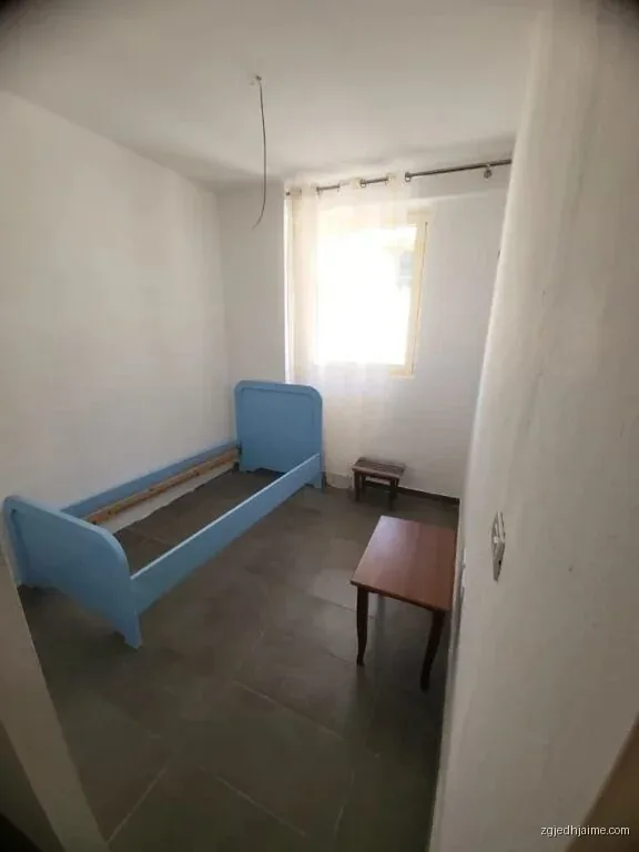 APARTAMENT 2+1. 300 EURO.KOMPLEKSI I TOM DOSHIT — foto 4