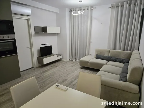 APARTAMENT 1+1. 60000 LEKE.QENDER