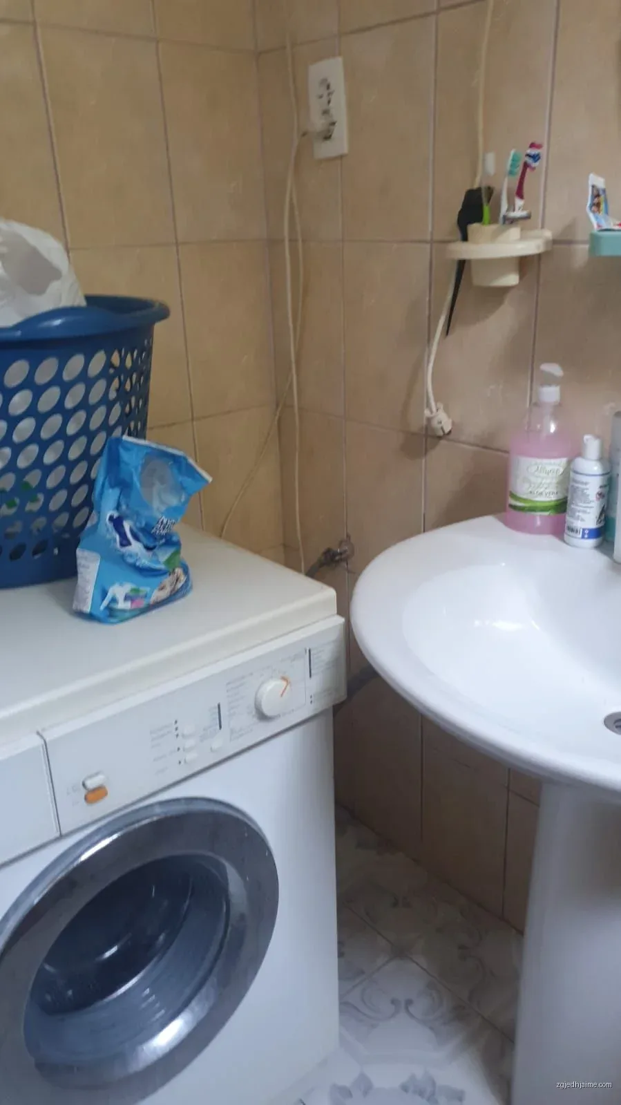 APARTAMENT 1+1. 30000 LEKE.PAS UNIVERSITETIT MESDHETAR — foto 3