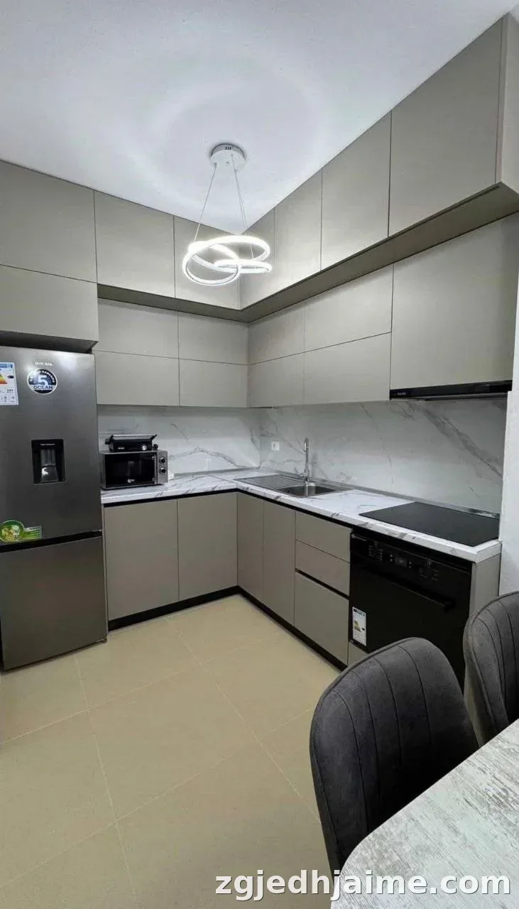 APARTAMENT 2+1 65,000 LEKE ISH PARKU I AUTOBUZAVE — foto 2
