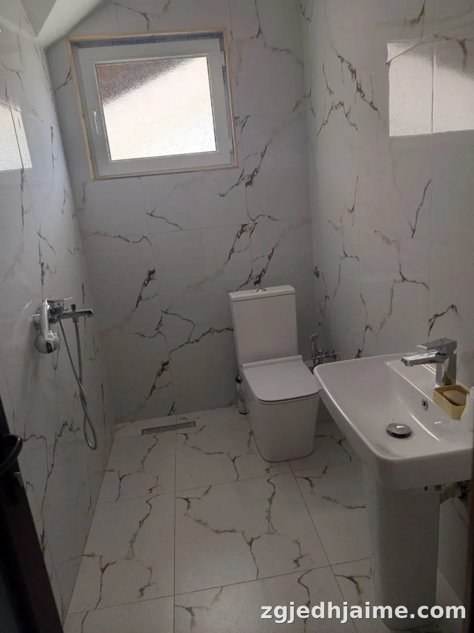 APARTAMENT 1+1 55,000 LEKE PRANE FAKULTETIT EKONOMIK — foto 4