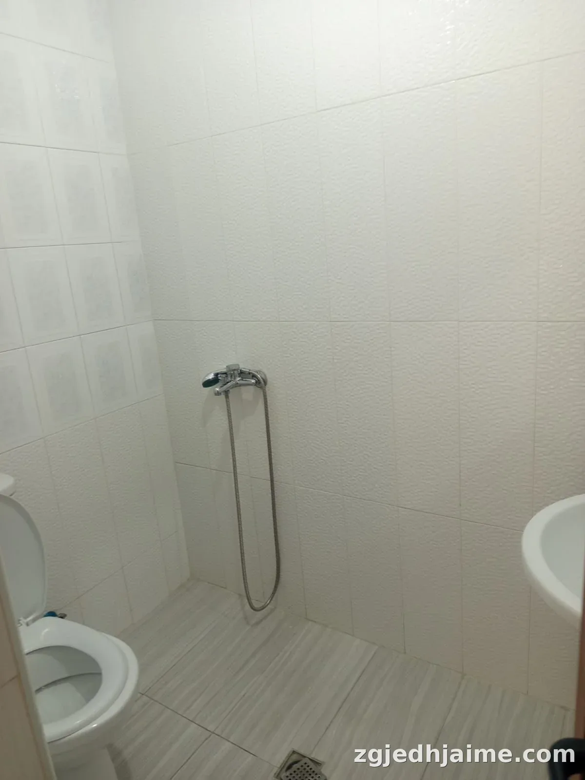 APARTAMENT 1+1. 28000 LEKE.QYTET STUDENTI. — foto 4