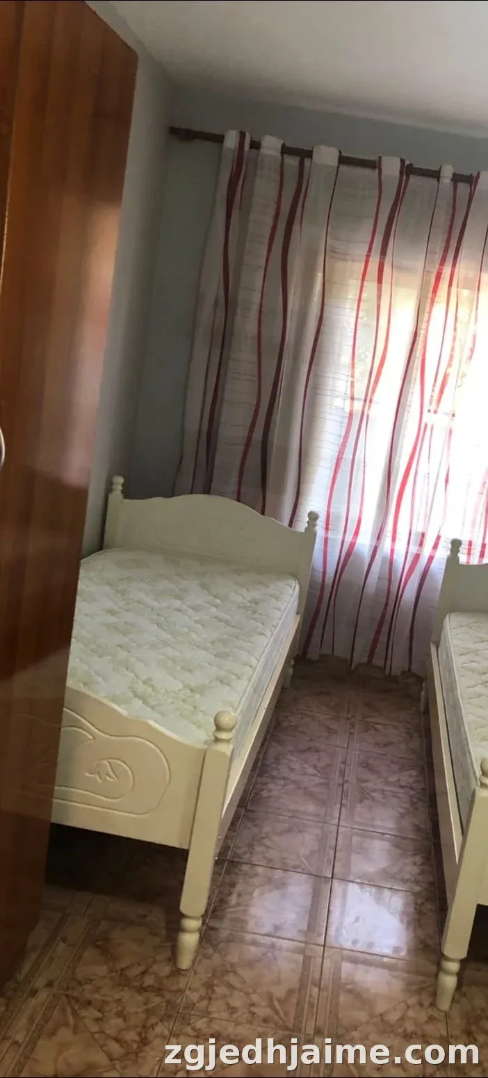 APARTAMENT 1+1. 35000 LEKE.RRUGA E DURRESIT — foto 2