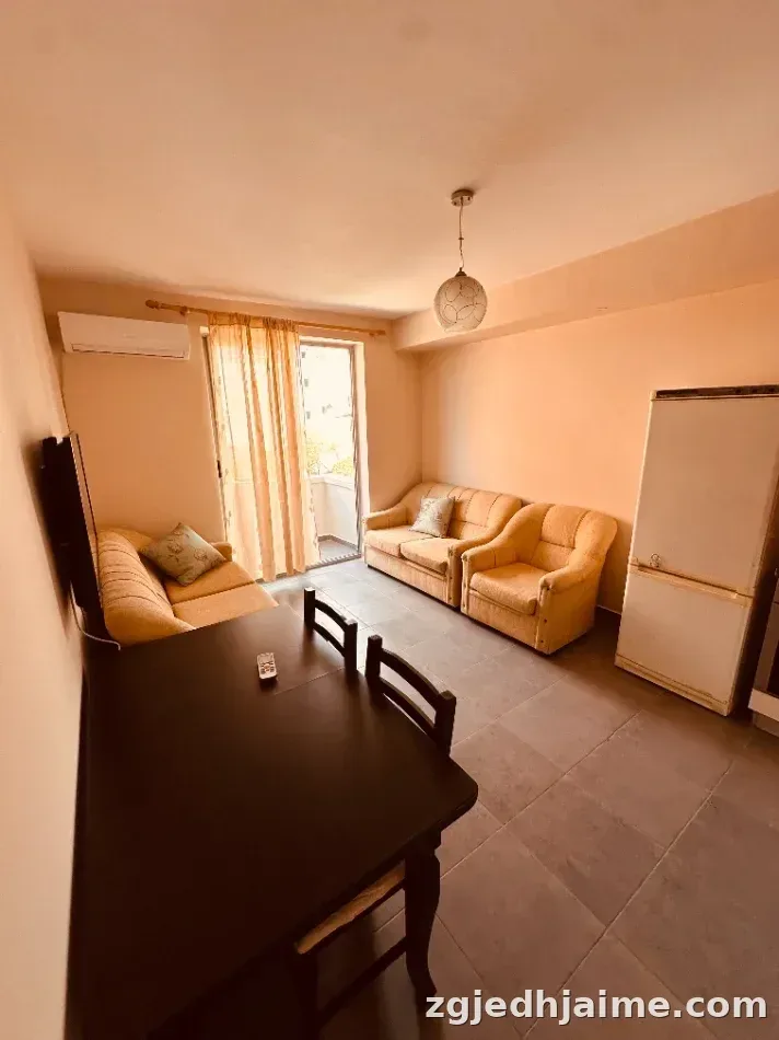 APARTAMENT 1+1. 45000 LEKE.FAKULTETI I MJEKSIS — foto 3