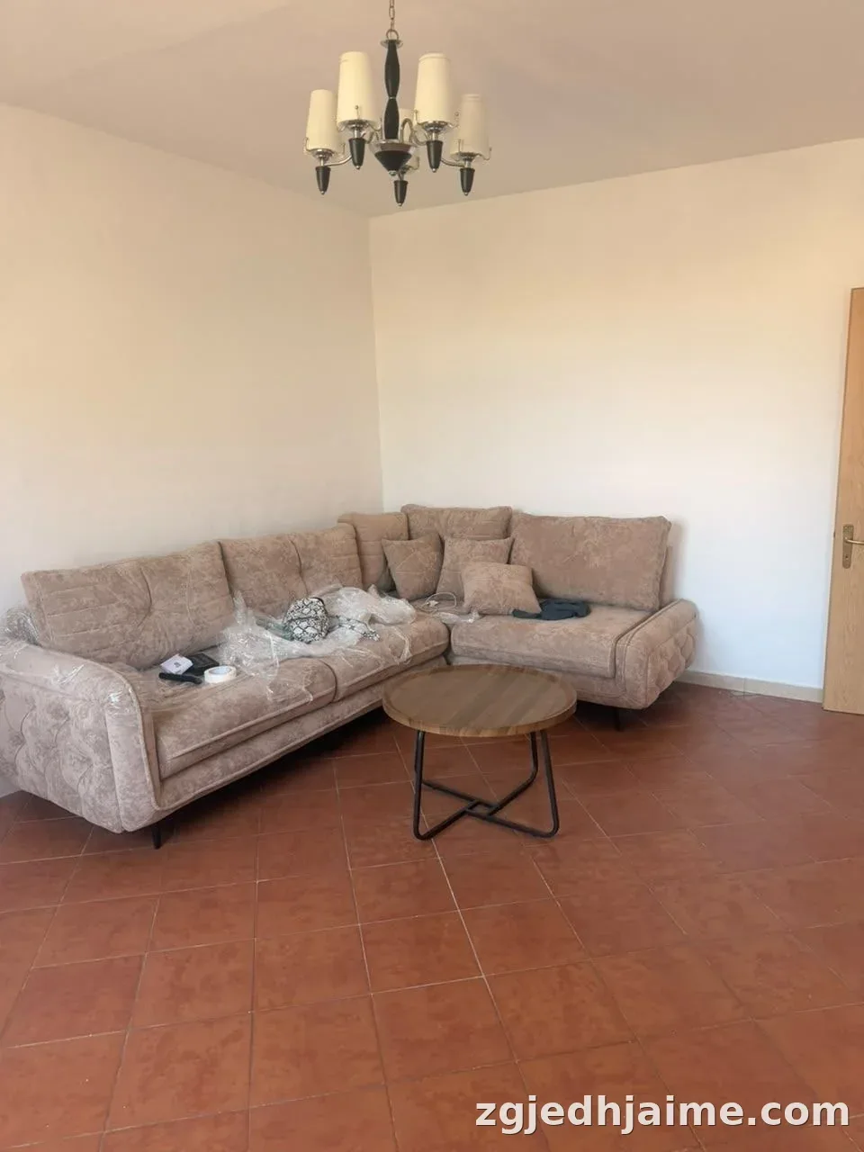 APARTAMENT 1+1 45,000 LEKE RRUGA E DIBRES — foto 1