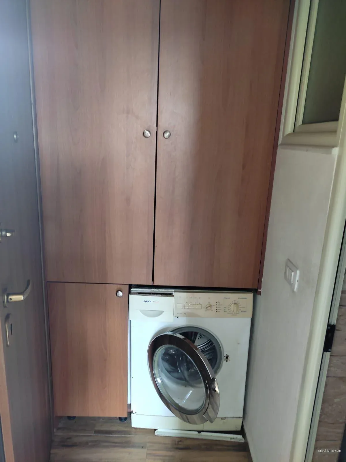 APARTAMENT 1+1. 30000 LEKE.ISH TREGU ELEKTRIKE. — foto 3