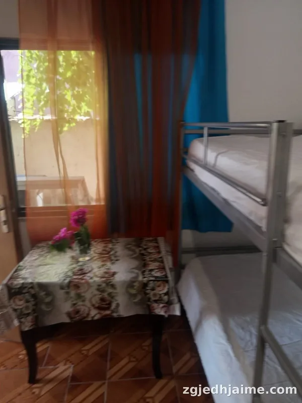 GARSIONERE 21000 LEKE.PALLATI I SPORTIT