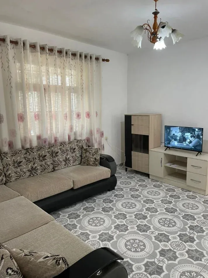 APARTAMENT 1+1. 350 EURO.SPITALI AMERIKAN 3. — foto 2