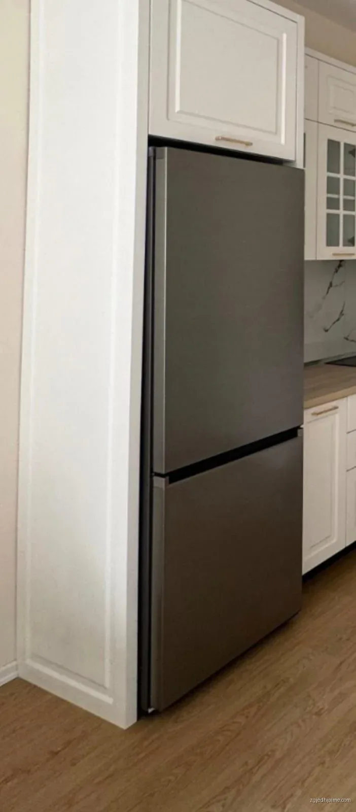 APARTAMENT 1+1. 35000 LEKE ASTIR,BAR XHAMERO. — foto 2