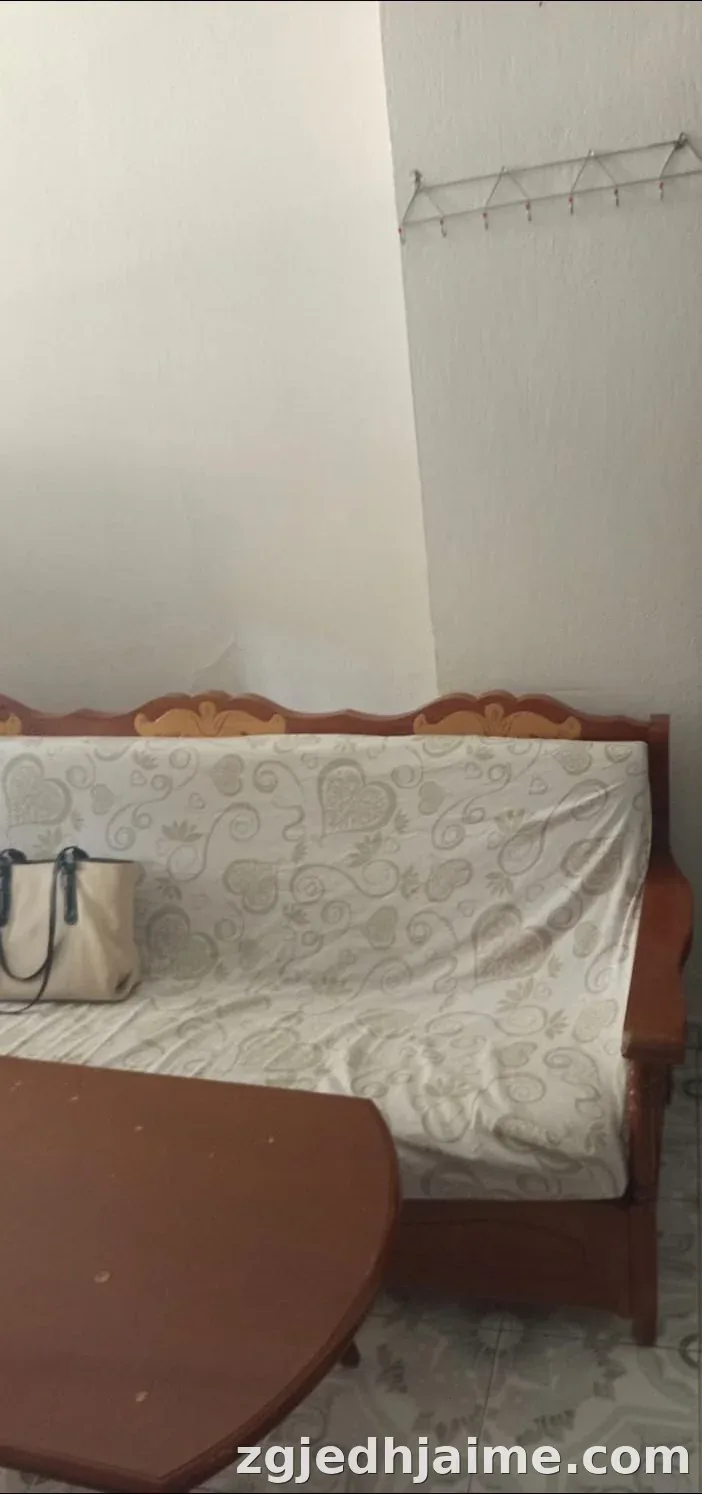 APARTAMENT 1+1. 27000 LEKE.PAS UNIVERSITETIT MESDHETAR,21 DHJETORI — foto 2