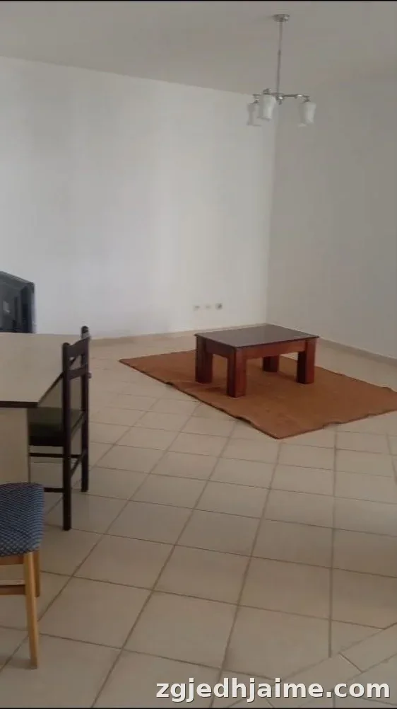 APARTAMENT 2+1 30,000 LEKE TREGU ELEKTRIK — foto 3