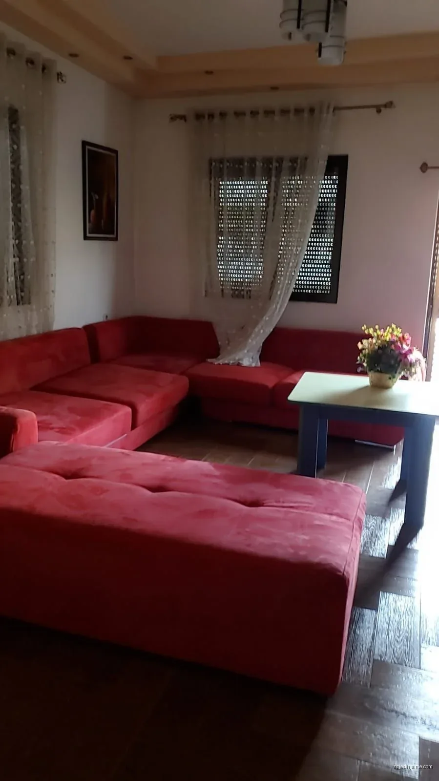 APARTAMENT 1+1. 40000 LEKE.ISH PARKU I AUTOBUZAVE — foto 1