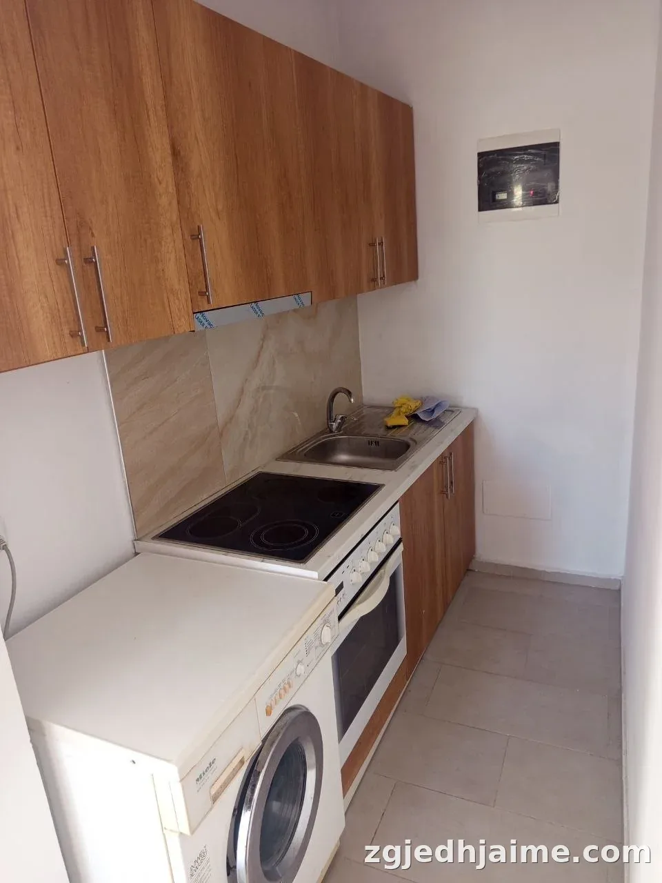GARSONIERE 25,000 LEKE ISH-TREGU ELEKTRIK — foto 2