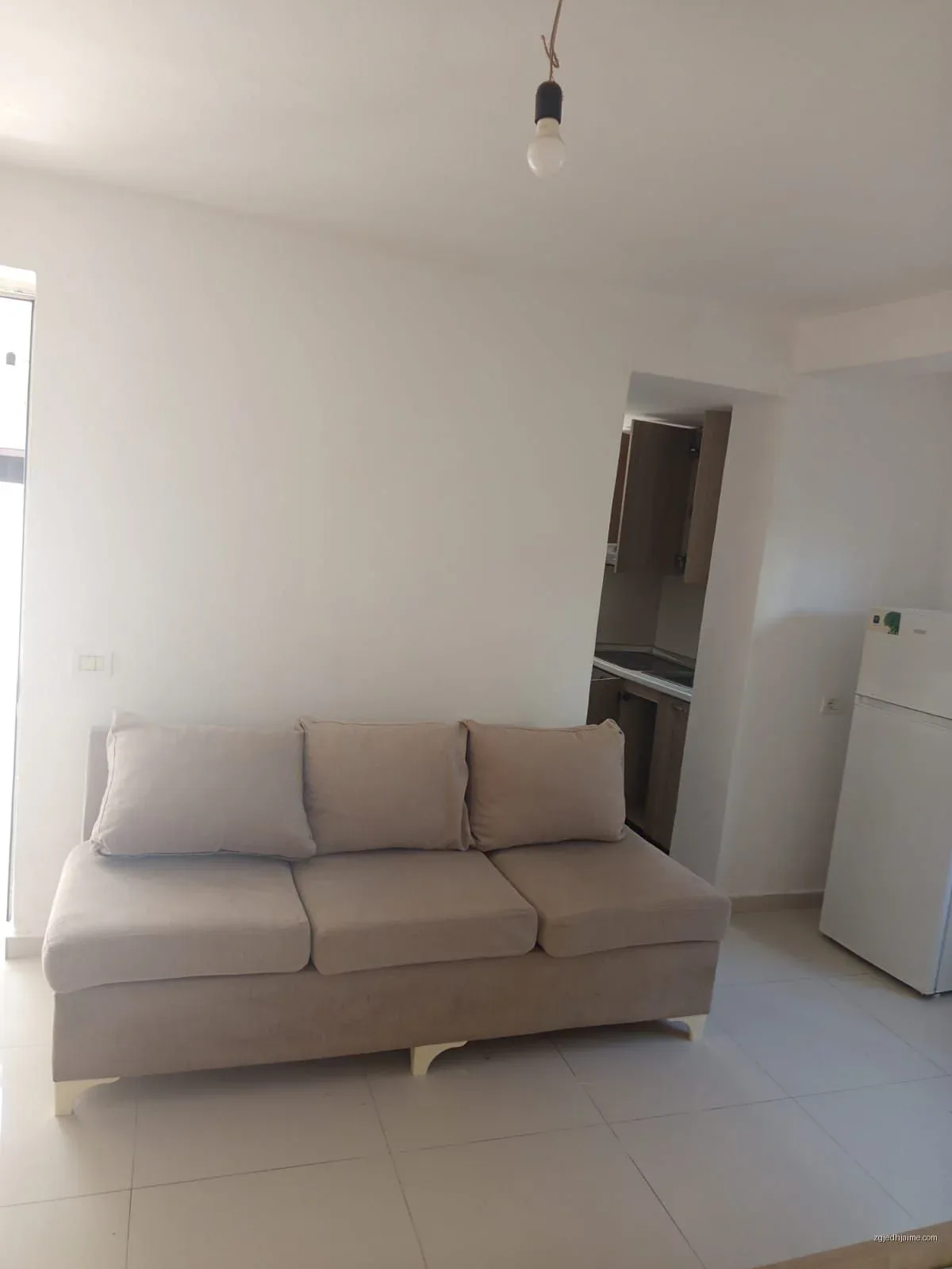 GARSIONERE 25000 LEKE.RRUGA 5 MAJI,PRANE BLACK STONE LOUNGE — foto 3