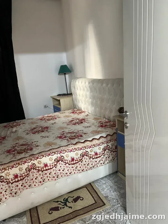 APARTAMENT 1+1. 280000 LEKE.UNIVERSITETI I MJEKSIS — foto 1