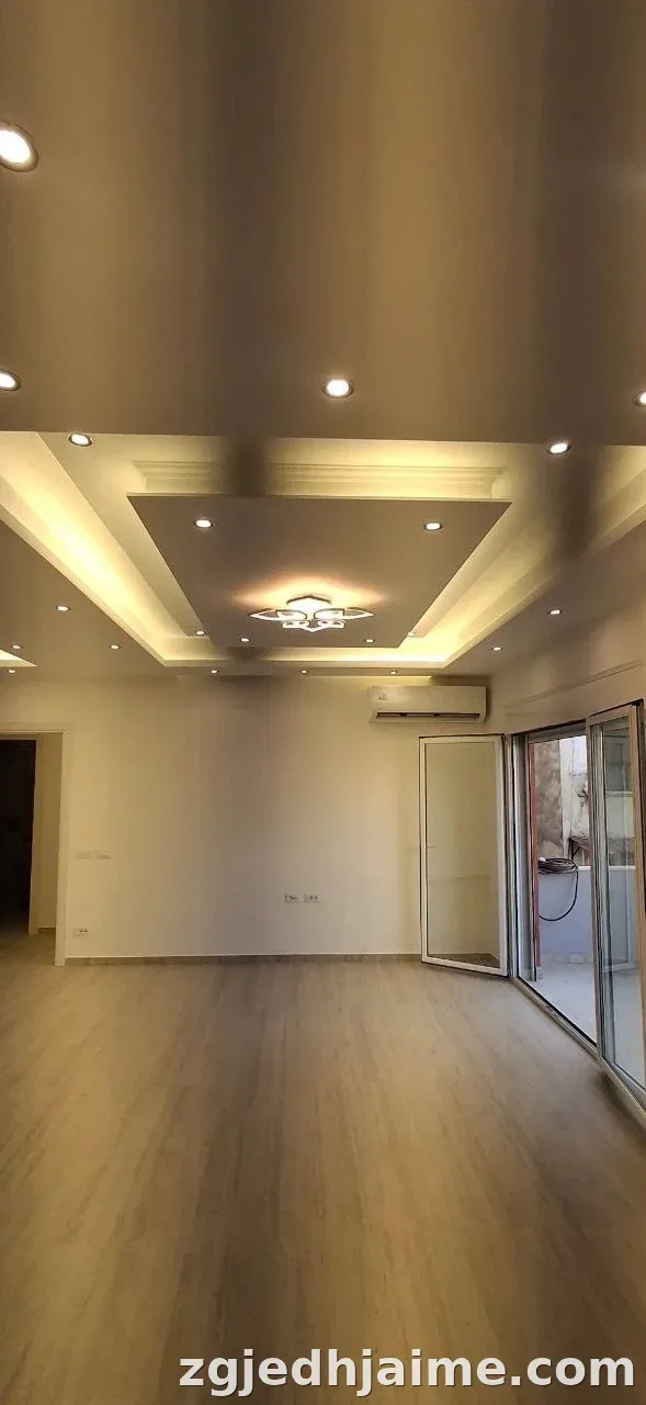 APARTAMENT 3+1 150,000 LEKE RRUGA E KOSOVAREVE — foto 1