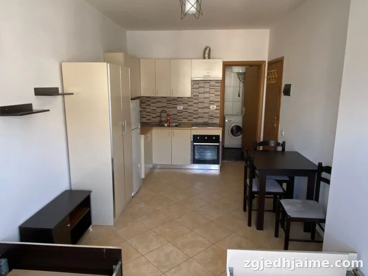 GARSIONERE 28000 LEKE.ASTIR — foto 1