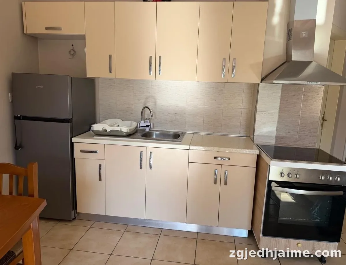 APARTAMENT 1+1 48,000 LEKE ASTIR — foto 1