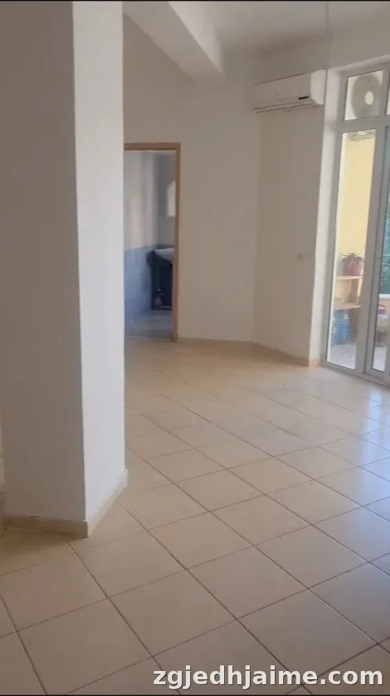 APARTAMENT 2+1 30,000 LEKE TREGU ELEKTRIK — foto 2