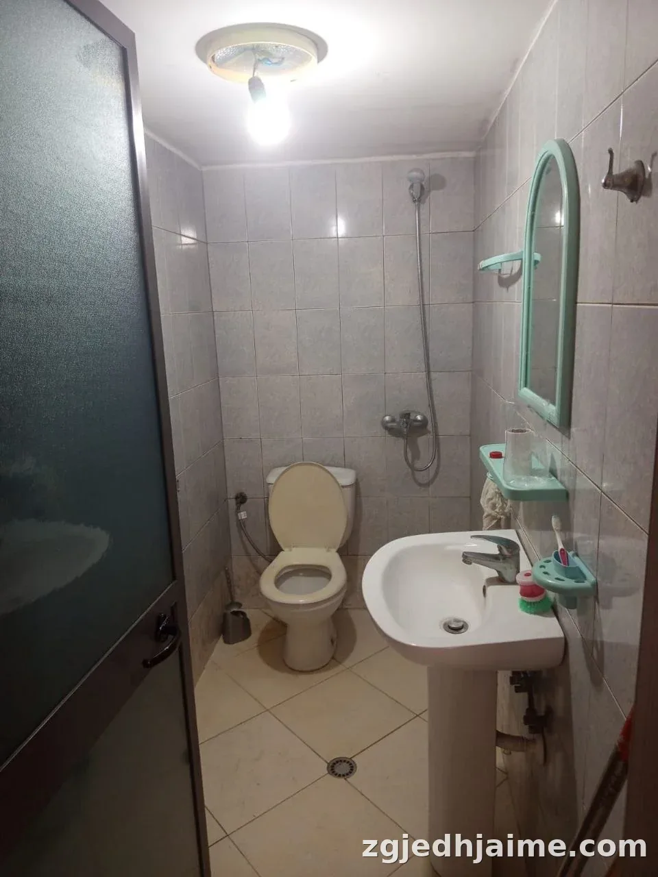 APARTAMENT 1+1 28,000 LEKE RRUGA 5 MAJ — foto 4