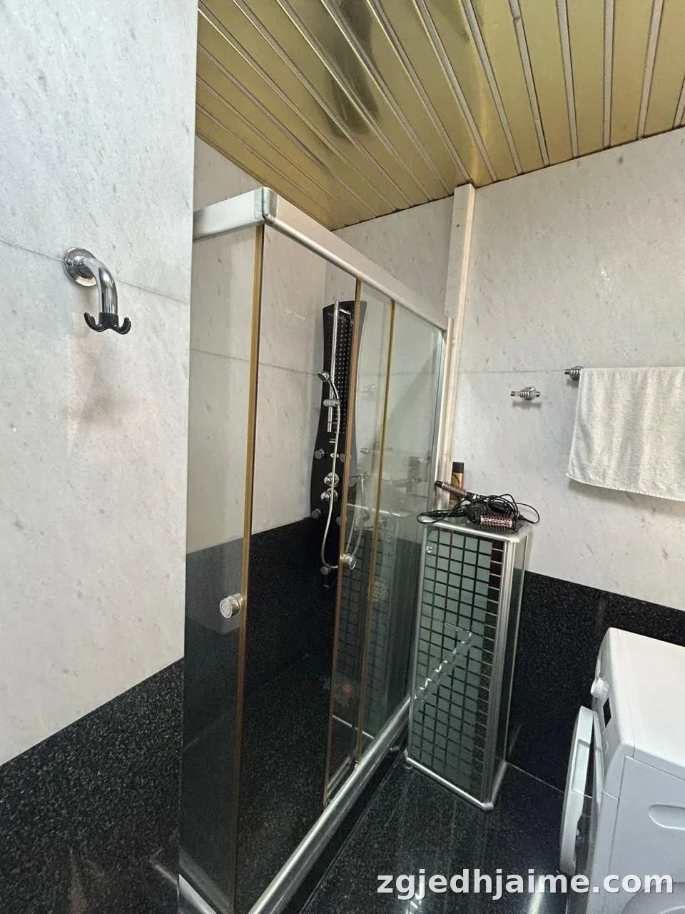APARTAMENT 2+1 80,000 LEKE STACIONI I TRENIT — foto 4