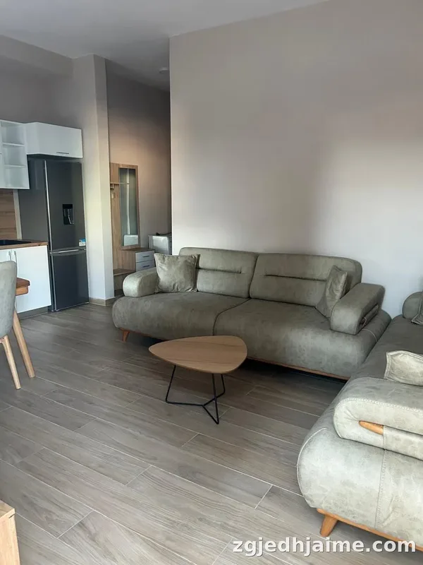 APARTAMENT 1+1. 35000 LEKE.YZBERISHT.