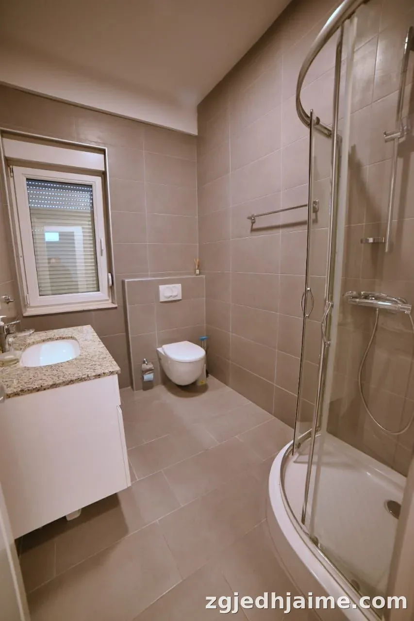 APARTAMENT 2+1. 80000 LEKE.PRANE TEGUT — foto 5
