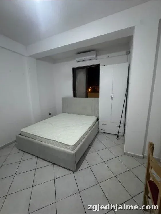 GARSONIERE 30,000 LEKE QYTETI STUDENTI