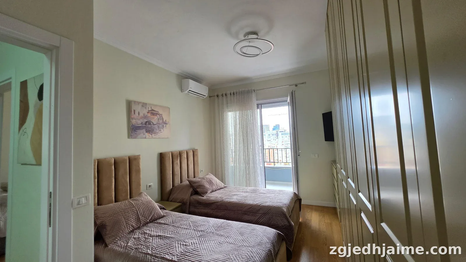 APARTAMENT 2+1 90,000 LEKE PAZARI I RI — foto 1