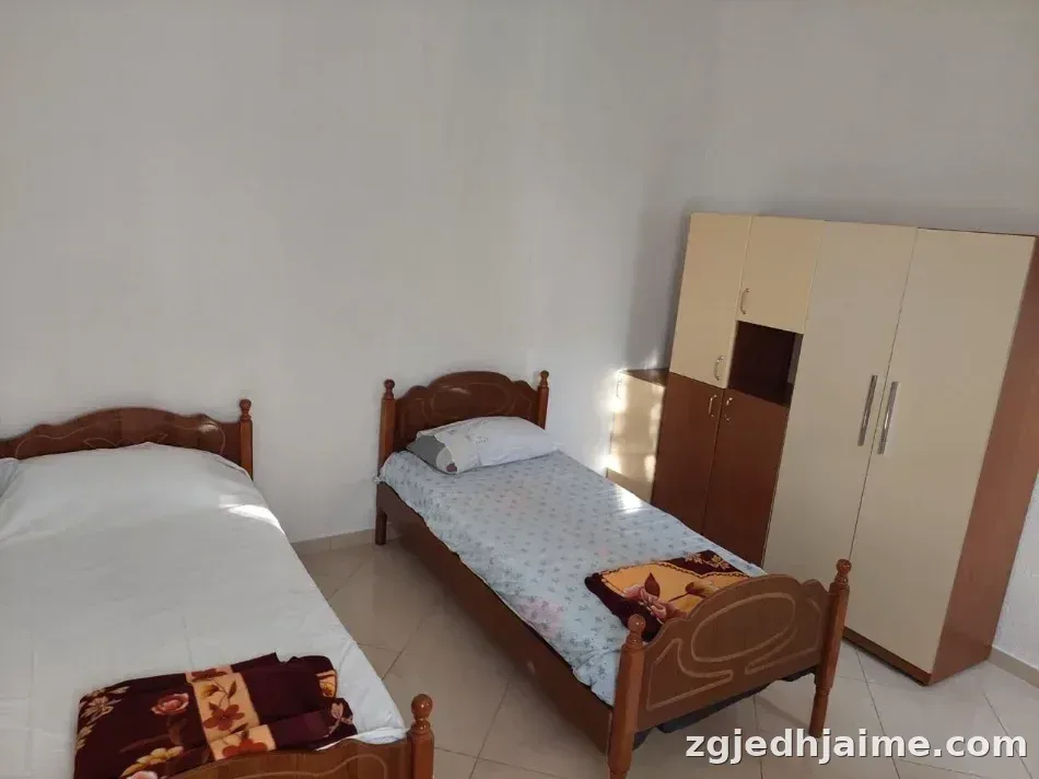 GARSIONERE 25000 LEKE.VILAT GJERMANE — foto 3