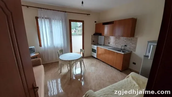 APARTAMENT 1+1. 30000 LEKE.SPITALI AMERIKAN 3