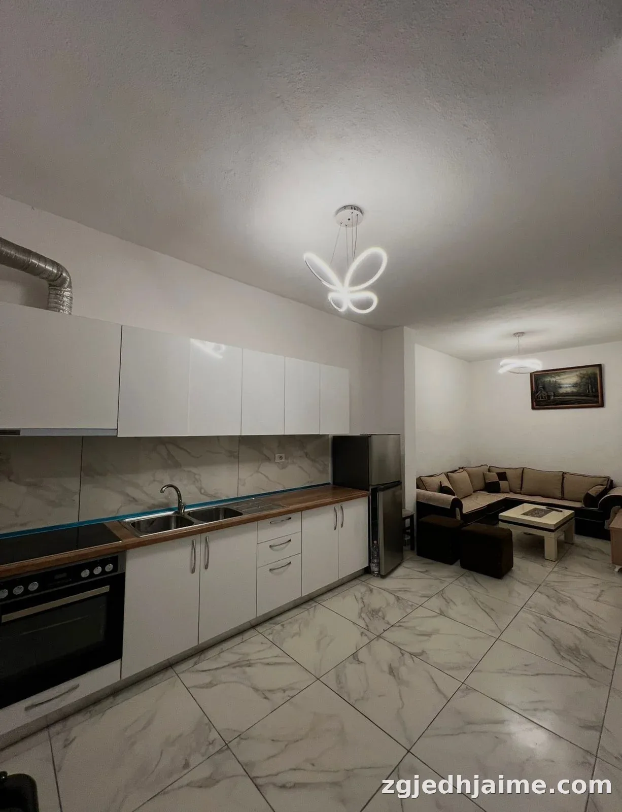 Apartament 2+1. 37000 leke.Rruga Siri kodra — foto 1