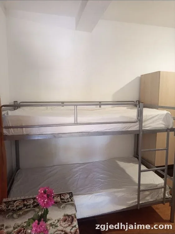 GARSONIERE 21,000 LEKE ZOGU I ZI — foto 1