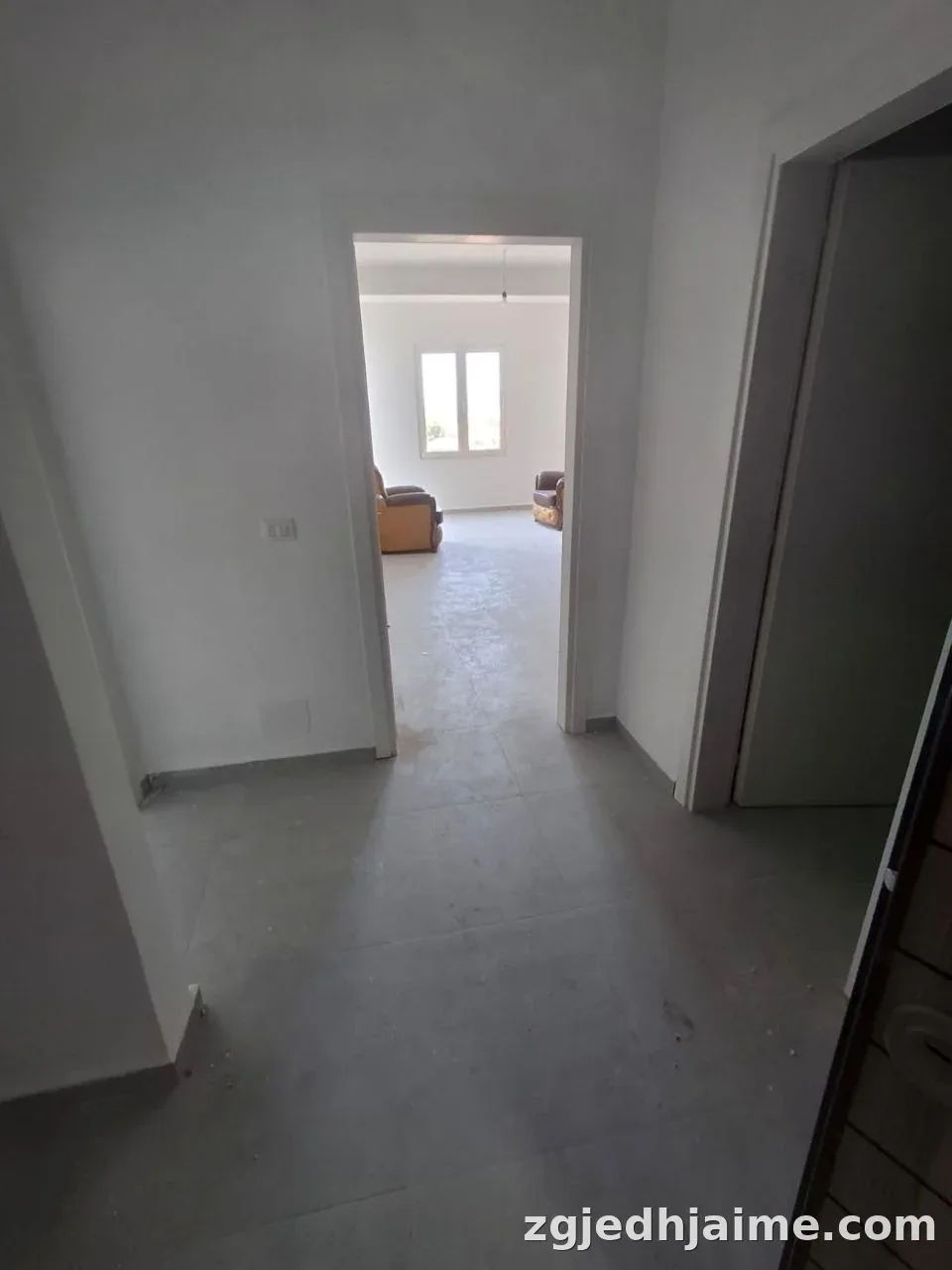 APARTAMENT 1+1 25,000 LEKE TUFINE — foto 2