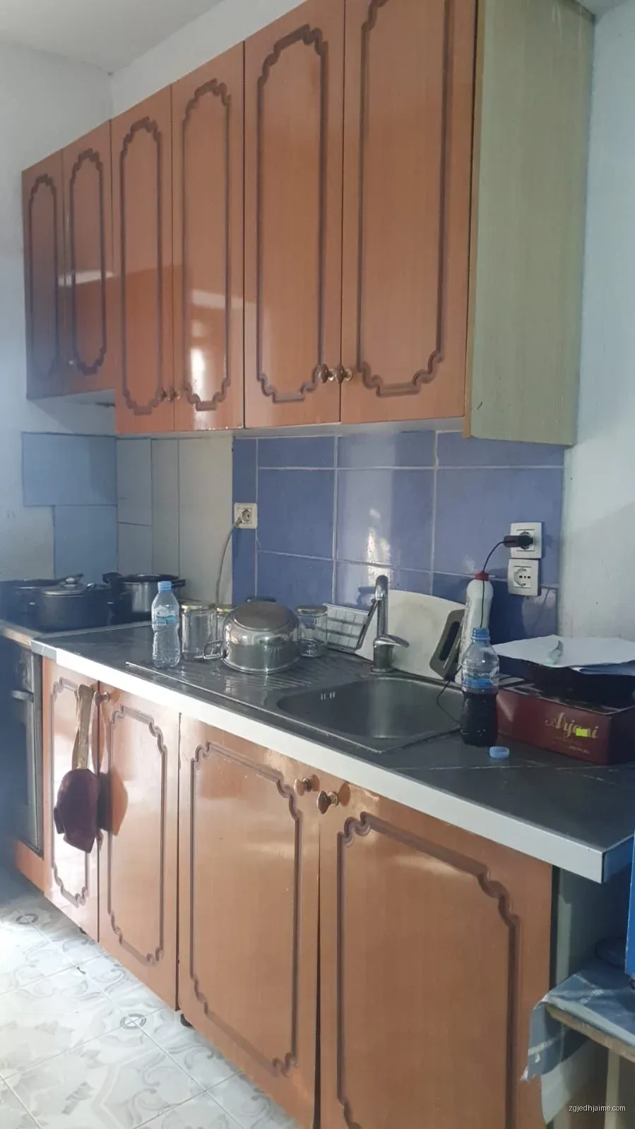 APARTAMENT 1+1. 30000 LEKE.PAS UNIVERSITETIT MESDHETAR — foto 1