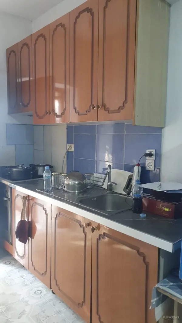 APARTAMENT 1+1. 30000 LEKE.PAS UNIVERSITETIT MESDHETAR