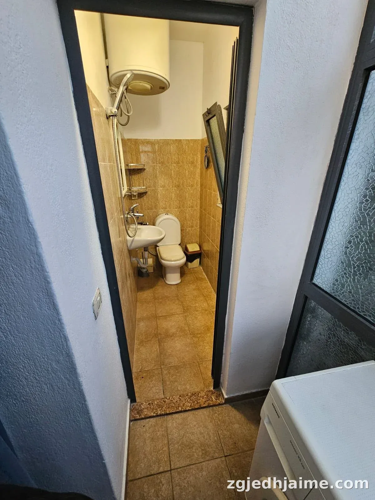APARTAMENT 1+1. 28000 LEKE.ISH TREGU ELEKTRIK — foto 3