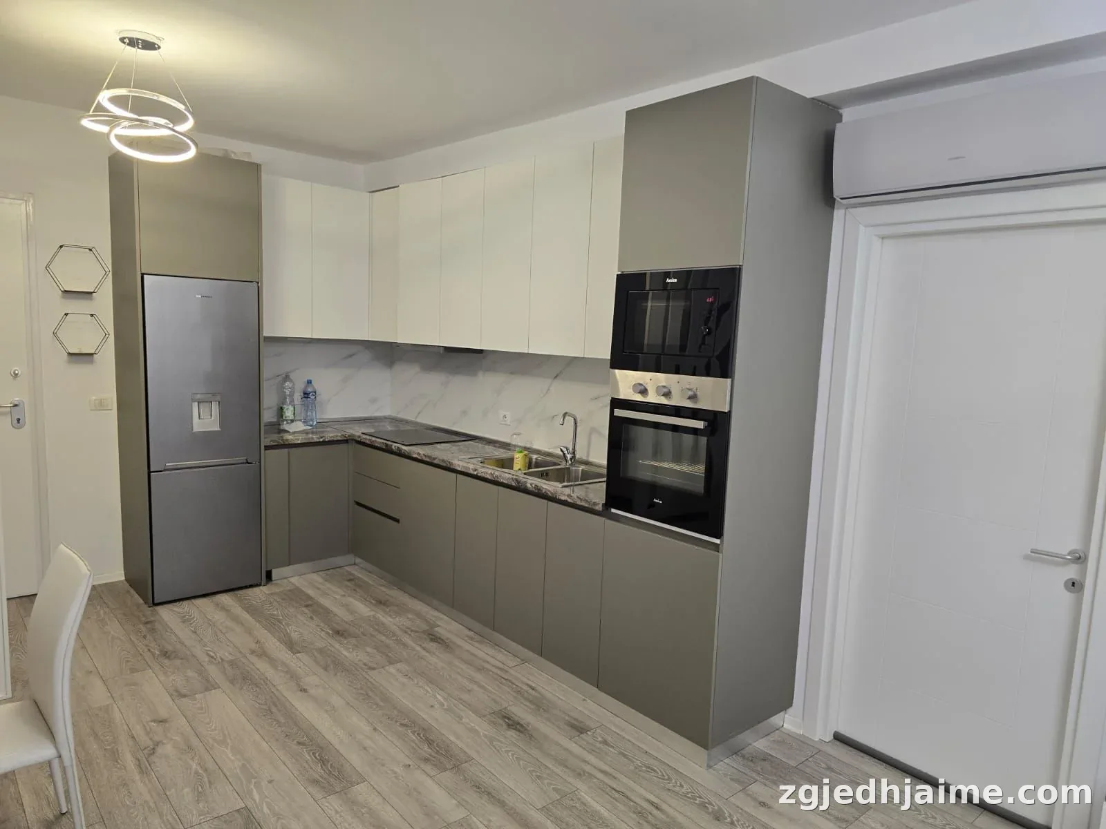 APARTAMENT 1+1. 60000 LEKE.QENDER — foto 2